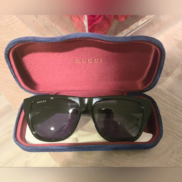 Gucci Sunglasses - Picture 5 of 9